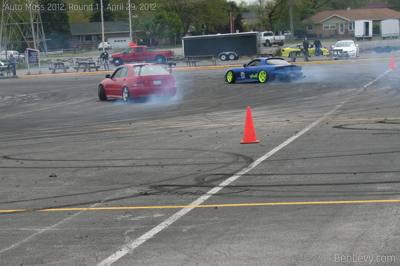 IS300 and RX-7 drifting