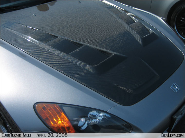 Honda S2000 with vented carbon fiber hood