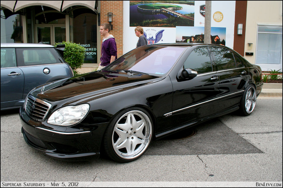 Black Mercedes-Benz S600