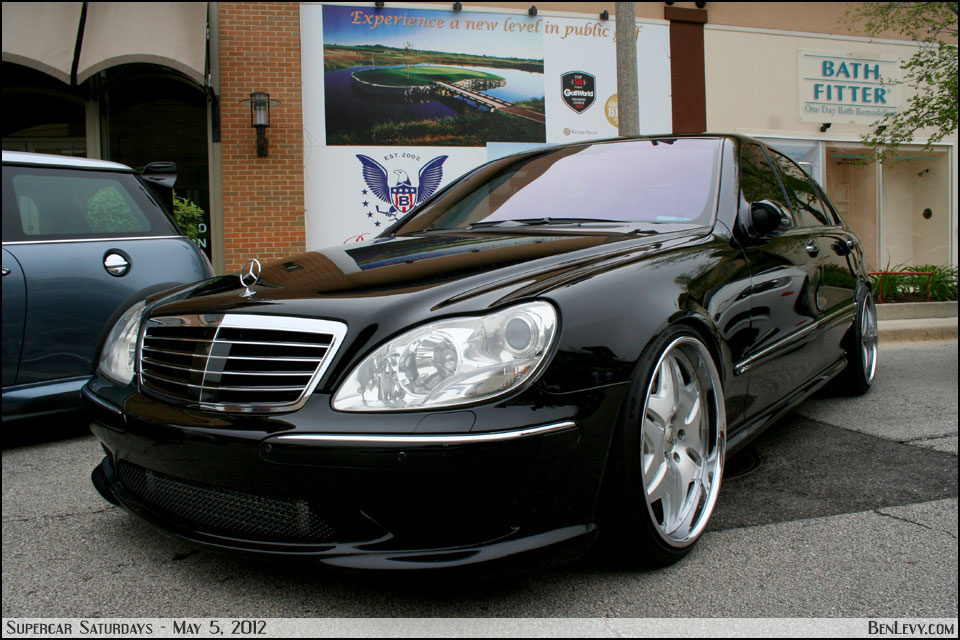 Black Mercedes-Benz S600