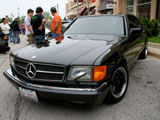 Black Mercedes-Benz W126