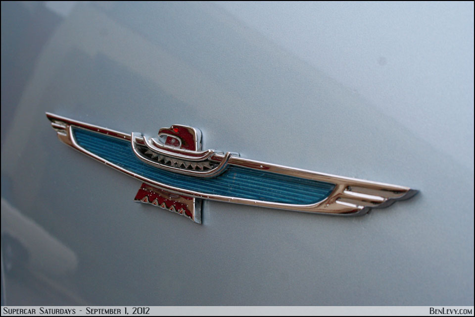 Ford Thunderbird emblem