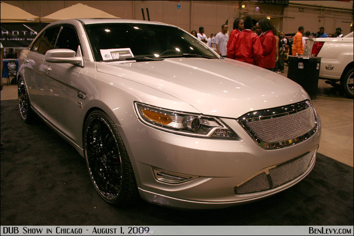 Ford Taurus with custom grill