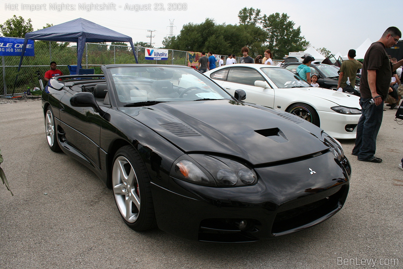 3000GT with vented hood