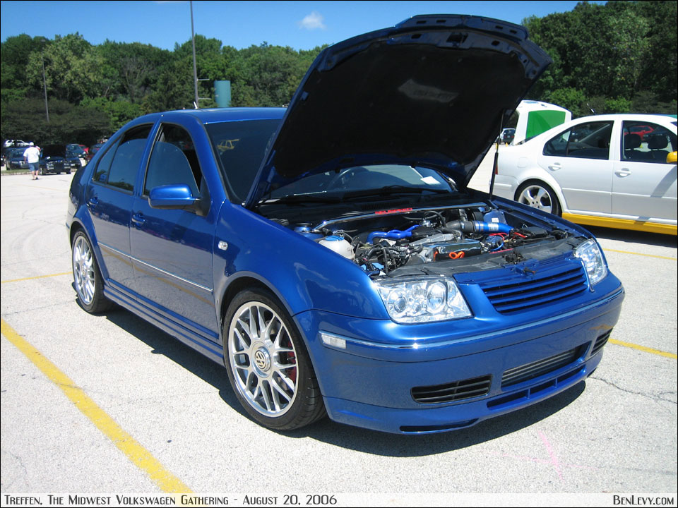 Blue Jetta with Badgeless Grill